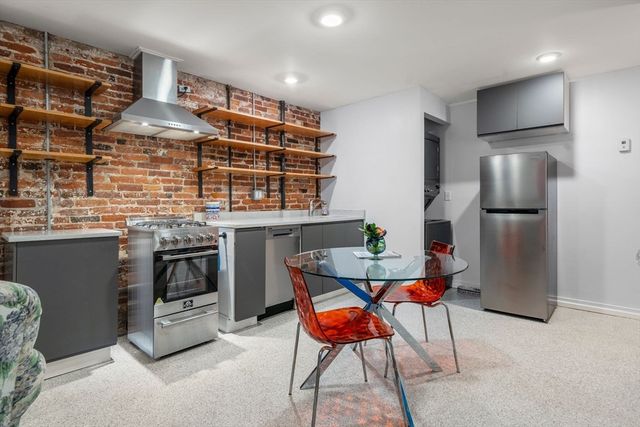 26 Unity St 1, Boston, MA 02113