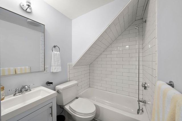 26 Unity St 1, Boston, MA 02113