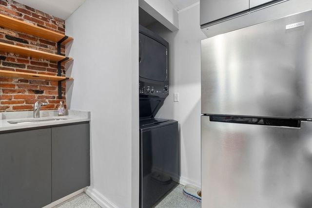 26 Unity St 1, Boston, MA 02113