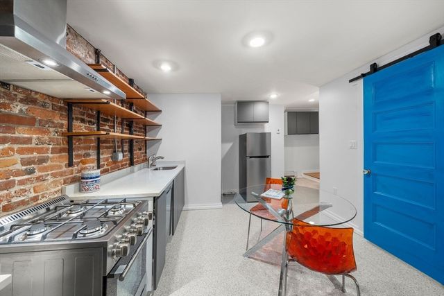 26 Unity St 1, Boston, MA 02113