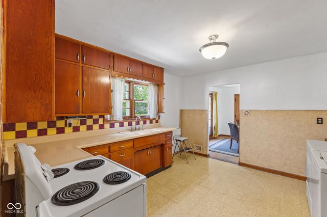 2363 S County Road 1050 E, Indianapolis, IN 46231