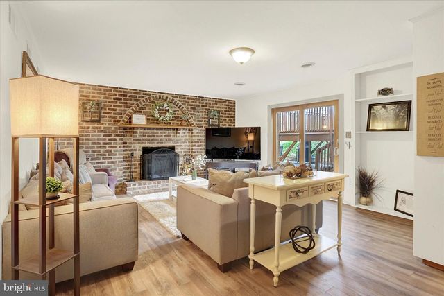 803 DUNBAR RD, Carlisle, PA 17013
