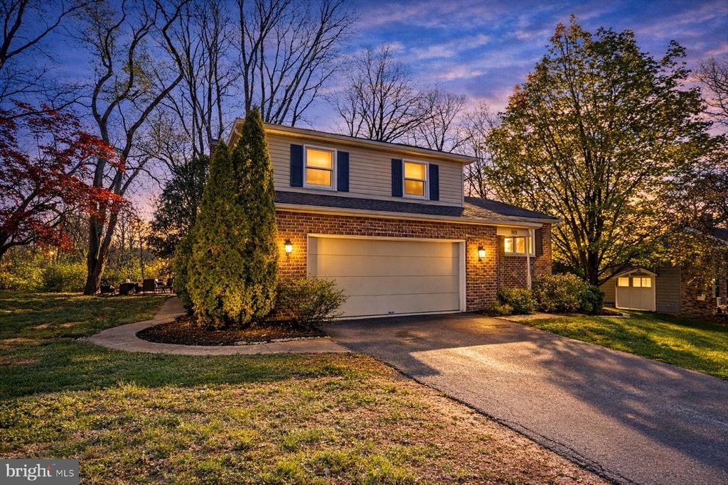 803 DUNBAR RD, Carlisle, PA 17013