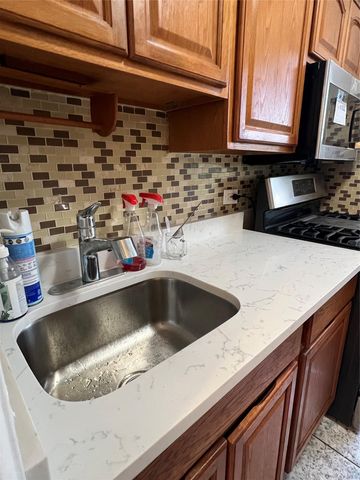 1332 Metropolitan Avenue 3G, Bronx, NY 10462