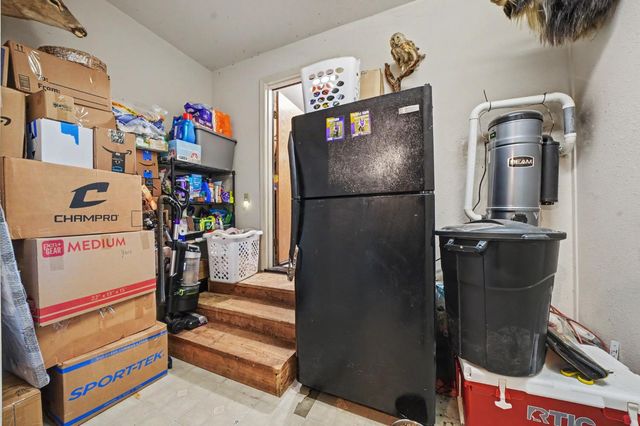 4863 Messing Rd, Valley Springs, CA 95252