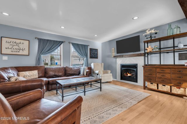 6 Lisa Drive, Brick, NJ 08724