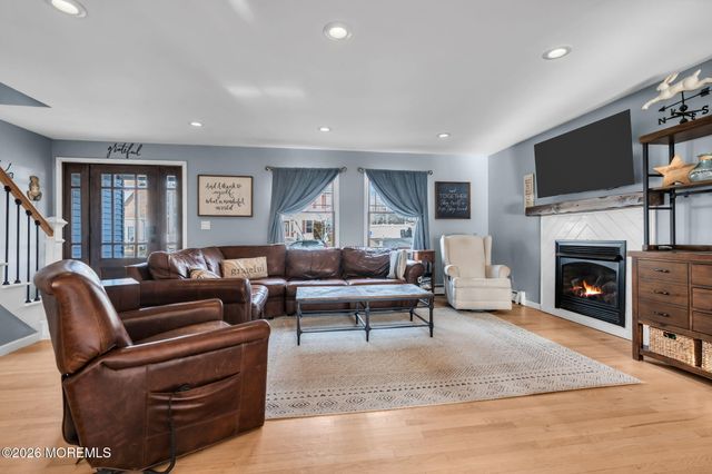 6 Lisa Drive, Brick, NJ 08724