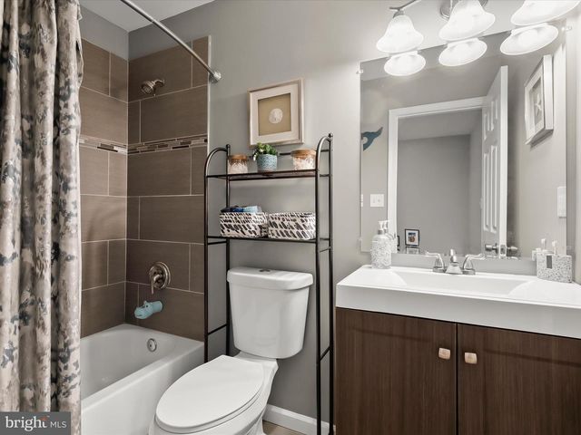8601 CASTLEMILL CIR, Baltimore, MD 21236
