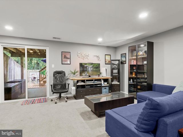 8601 CASTLEMILL CIR, Baltimore, MD 21236
