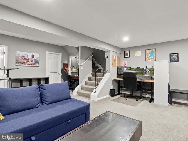 8601 CASTLEMILL CIR, Baltimore, MD 21236