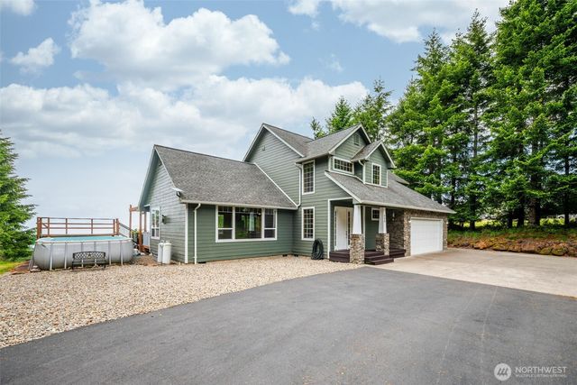 966 Lookout Road, Castle Rock, WA 98611