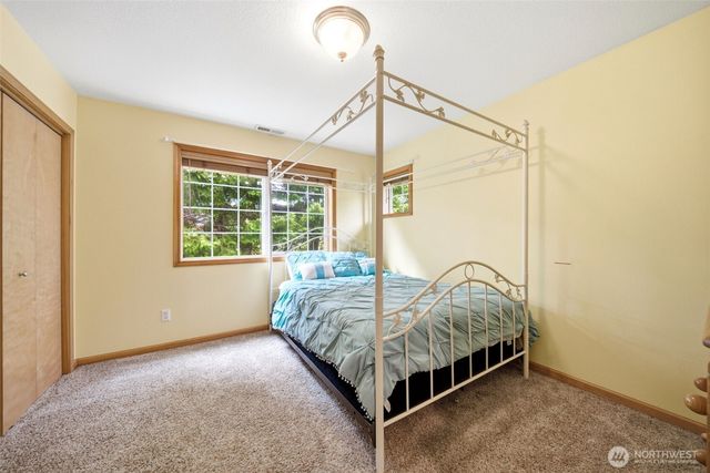 966 Lookout Road, Castle Rock, WA 98611
