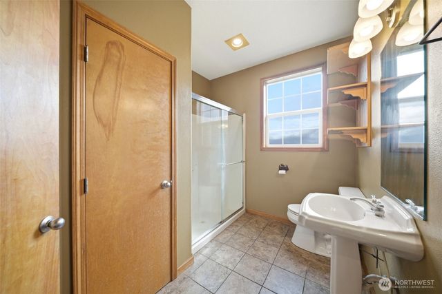 966 Lookout Road, Castle Rock, WA 98611