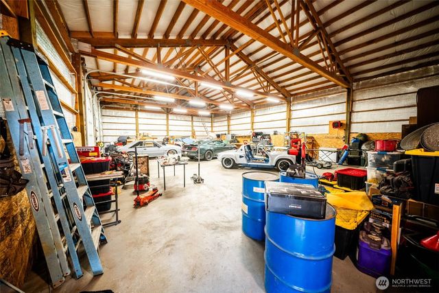 966 Lookout Road, Castle Rock, WA 98611