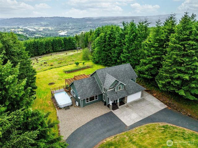 966 Lookout Road, Castle Rock, WA 98611