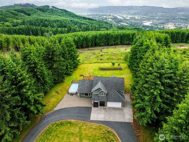 966 Lookout Road, Castle Rock, WA 98611