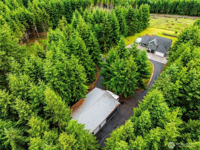 966 Lookout Road, Castle Rock, WA 98611