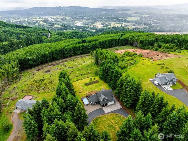 966 Lookout Road, Castle Rock, WA 98611