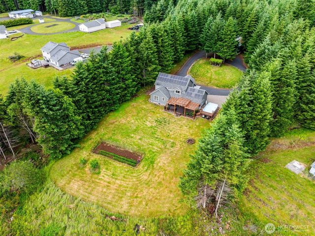 966 Lookout Road, Castle Rock, WA 98611