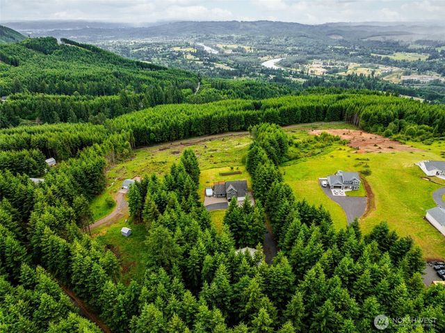 966 Lookout Road, Castle Rock, WA 98611