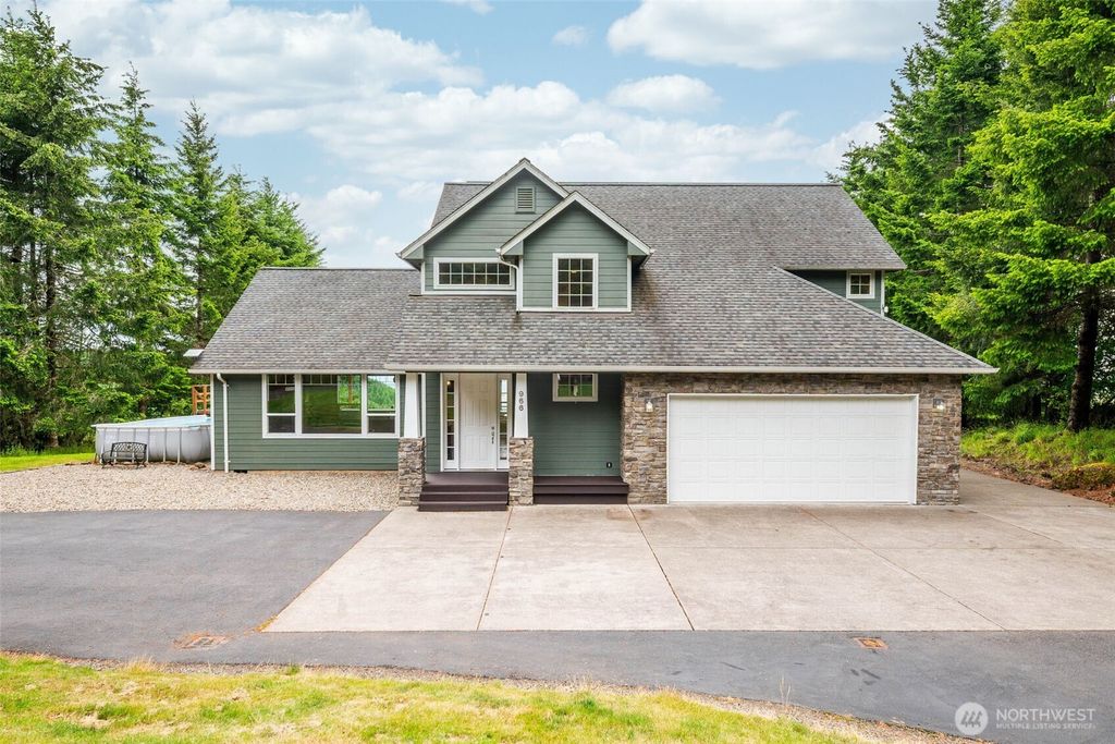 966 Lookout Road, Castle Rock, WA 98611