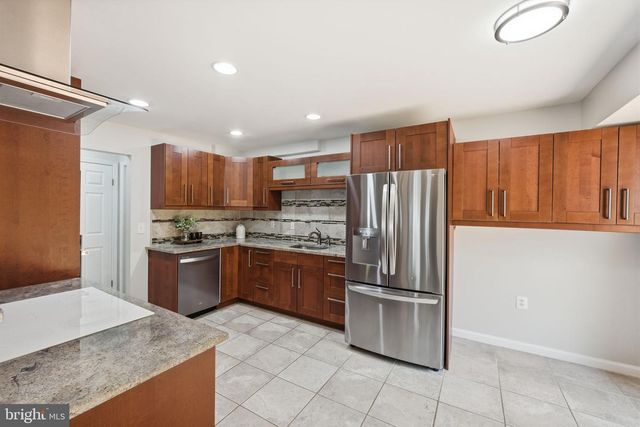 5719 CROWNLEIGH CT, Burke, VA 22015