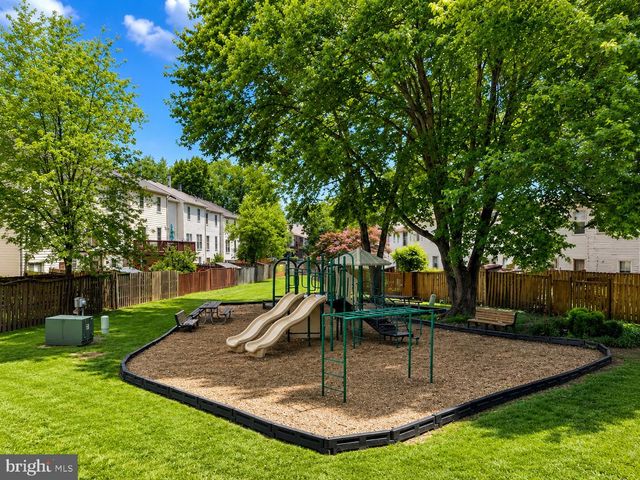 5719 CROWNLEIGH CT, Burke, VA 22015