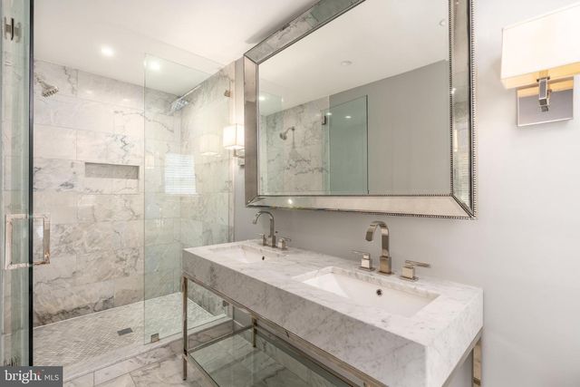 4920 PALISADE LN NW, Washington, DC 20016