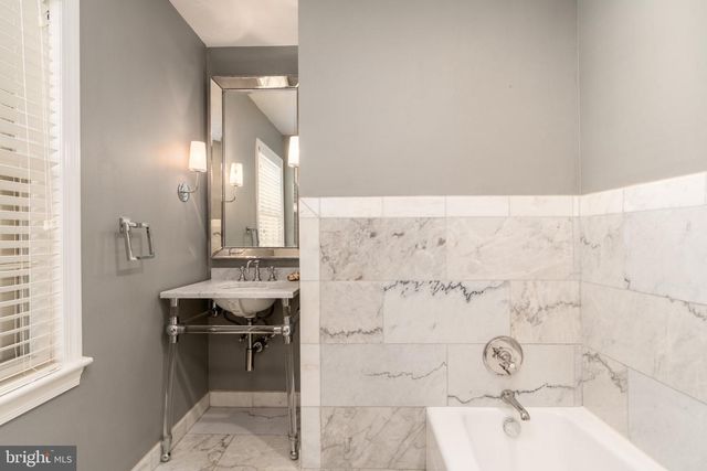 4920 PALISADE LN NW, Washington, DC 20016