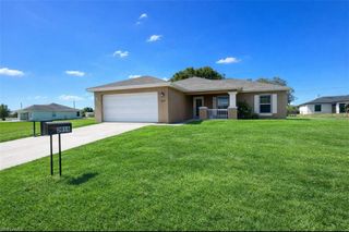 2010 NE 13th PL, Cape Coral, FL 33909