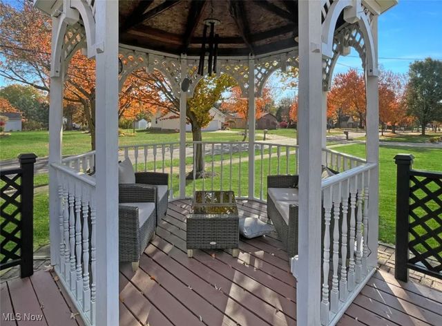 422 E 7th Street, Mcdonald, OH 44437