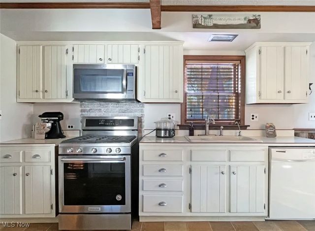 422 E 7th Street, Mcdonald, OH 44437