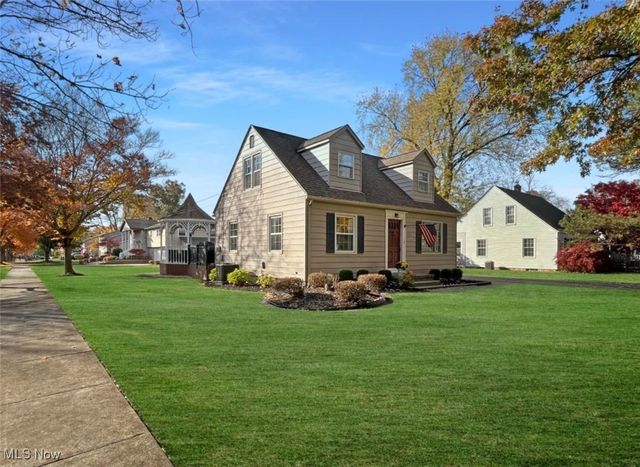 422 E 7th Street, Mcdonald, OH 44437