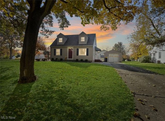 422 E 7th Street, Mcdonald, OH 44437