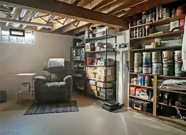 422 E 7th Street, Mcdonald, OH 44437