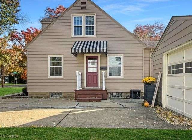 422 E 7th Street, Mcdonald, OH 44437