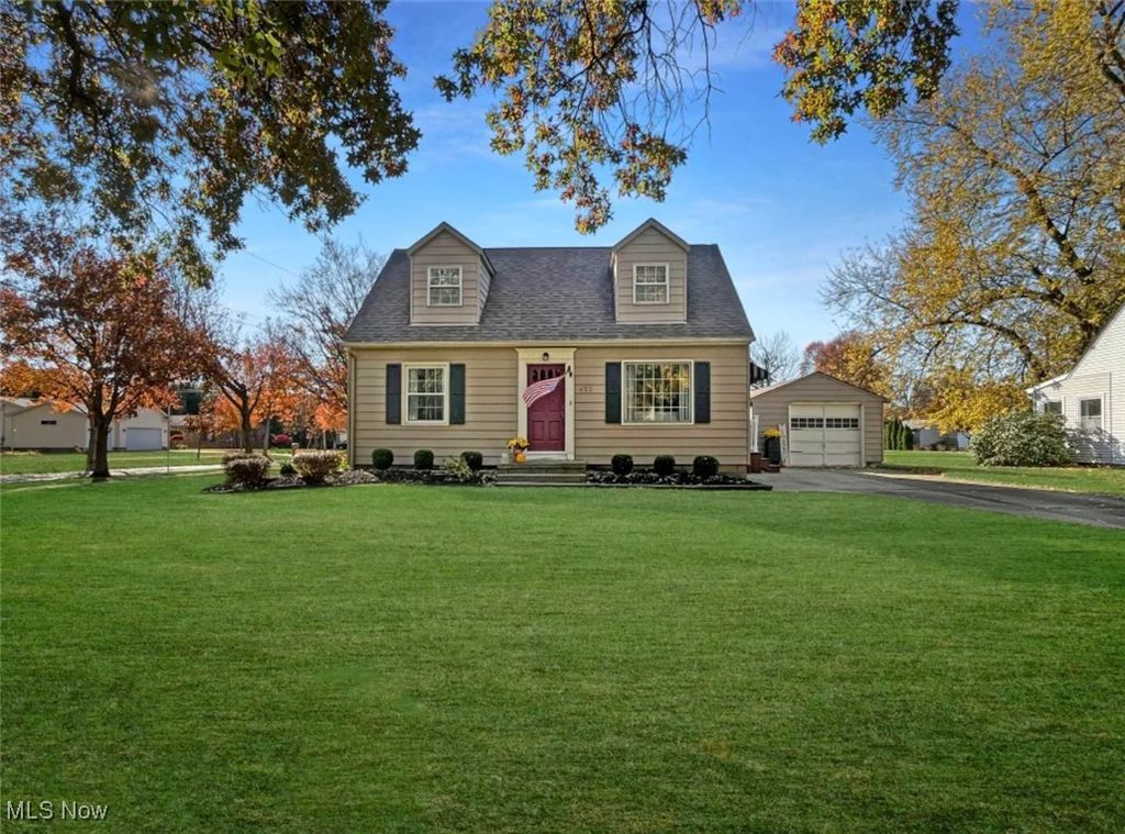 422 E 7th Street, Mcdonald, OH 44437