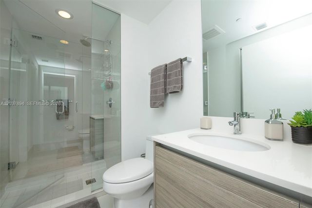 121 NE 34th Street 3006, Miami, FL 33137