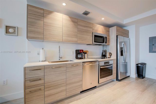 121 NE 34th Street 3006, Miami, FL 33137