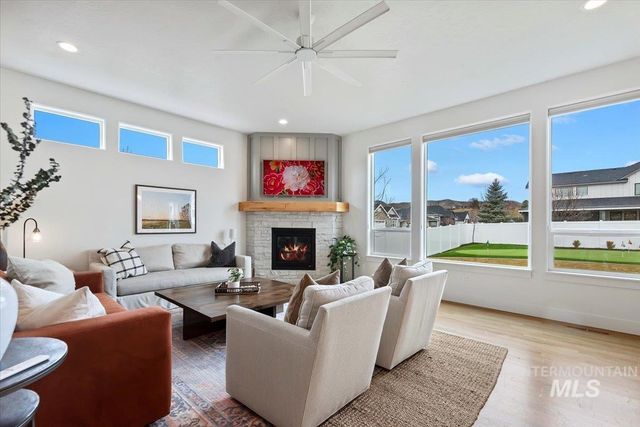 8448 W Brooks Dr, Boise, ID 83714