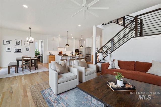 8448 W Brooks Dr, Boise, ID 83714