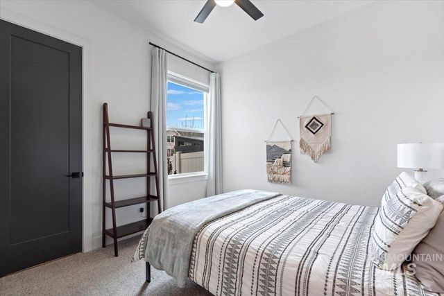 8448 W Brooks Dr, Boise, ID 83714