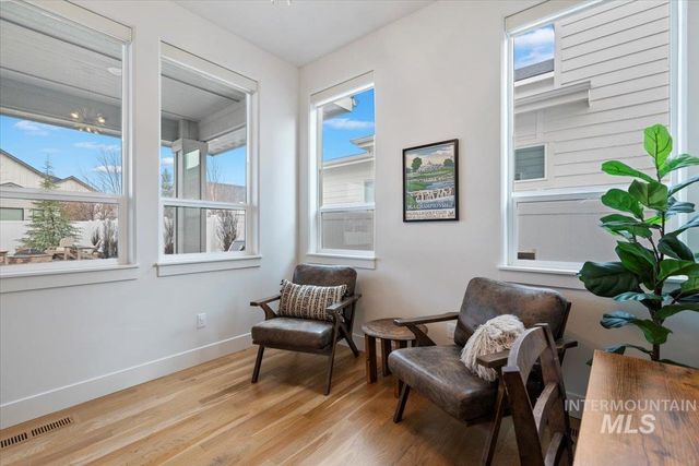 8448 W Brooks Dr, Boise, ID 83714