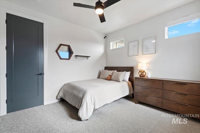 8448 W Brooks Dr, Boise, ID 83714