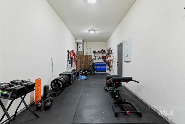 8448 W Brooks Dr, Boise, ID 83714