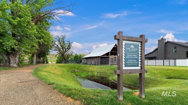 8448 W Brooks Dr, Boise, ID 83714