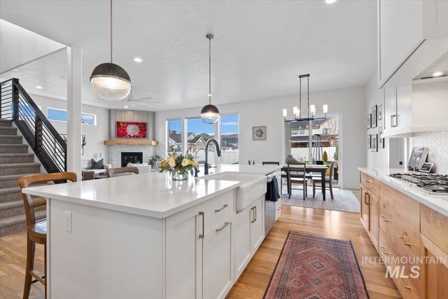 8448 W Brooks Dr, Boise, ID 83714