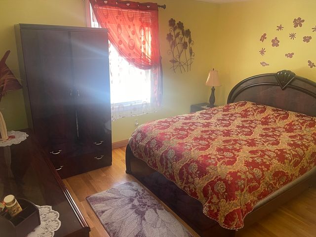 8 Scraggy Neck Road Ext, Bourne, MA 02534