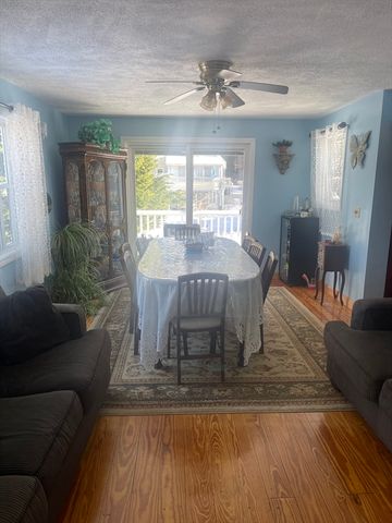 8 Scraggy Neck Road Ext, Bourne, MA 02534