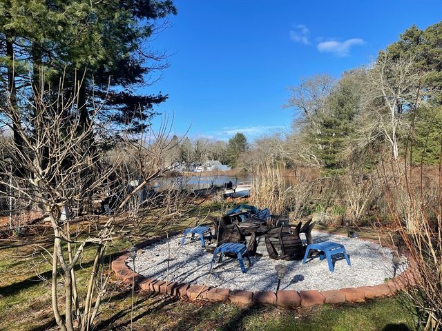 8 Scraggy Neck Road Ext, Bourne, MA 02534